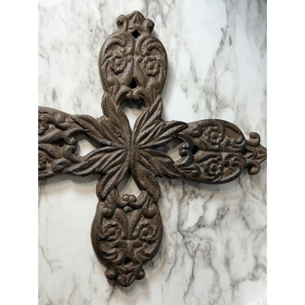 VTG Christian Flat Iron Cross with Floral Patterns: 13 x 9‎ (P2898)